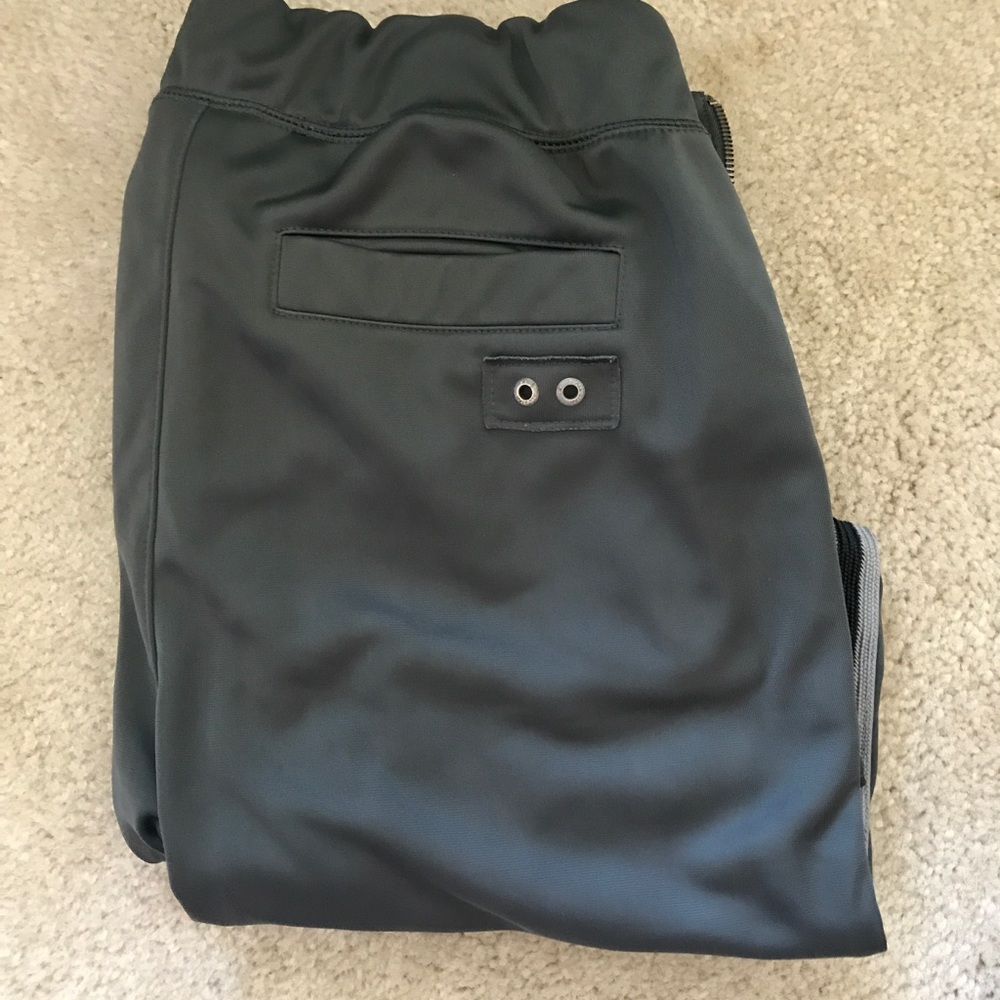 Convers pants