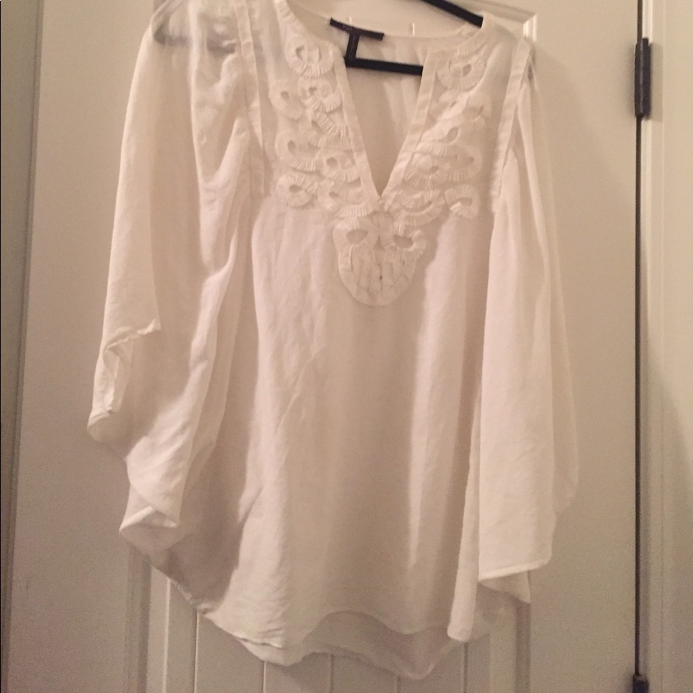 🎀Bcbgmaxazria white poncho