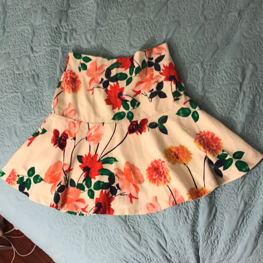 Adorable BB Dakota skirt NWOT