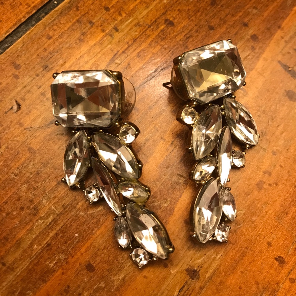 BANANA REPUBLIC statement stud earrings