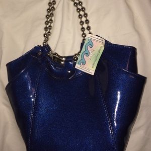 SMALL TOTE/BLUE Vinyl patent w/Metal Ball Handle