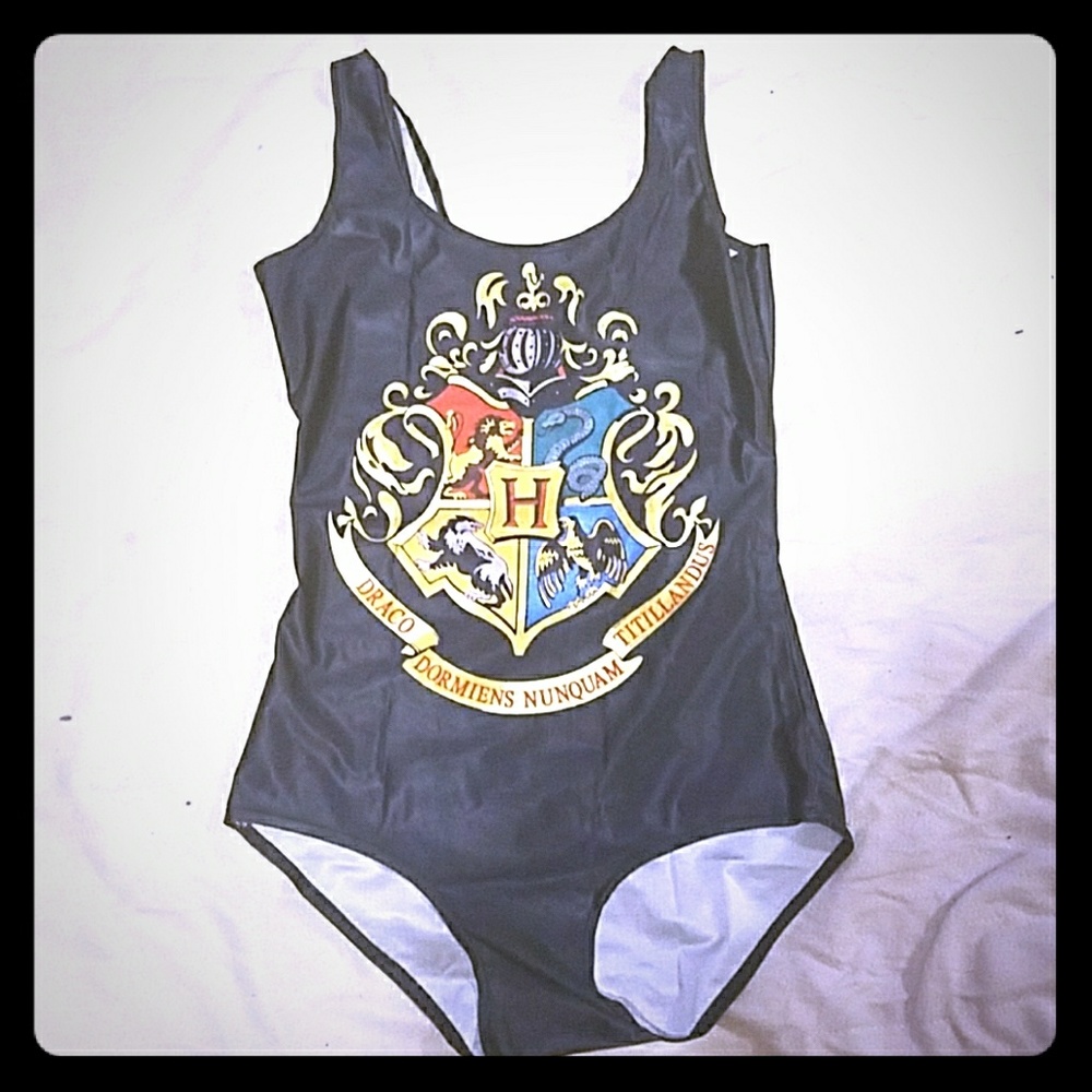 NEW Harry Potter Hogwarts Bodysuit