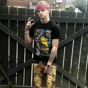Meet your Posher, Dominique