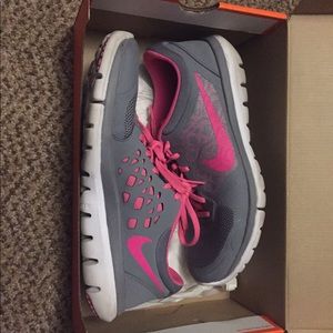 Nike Women Shoe