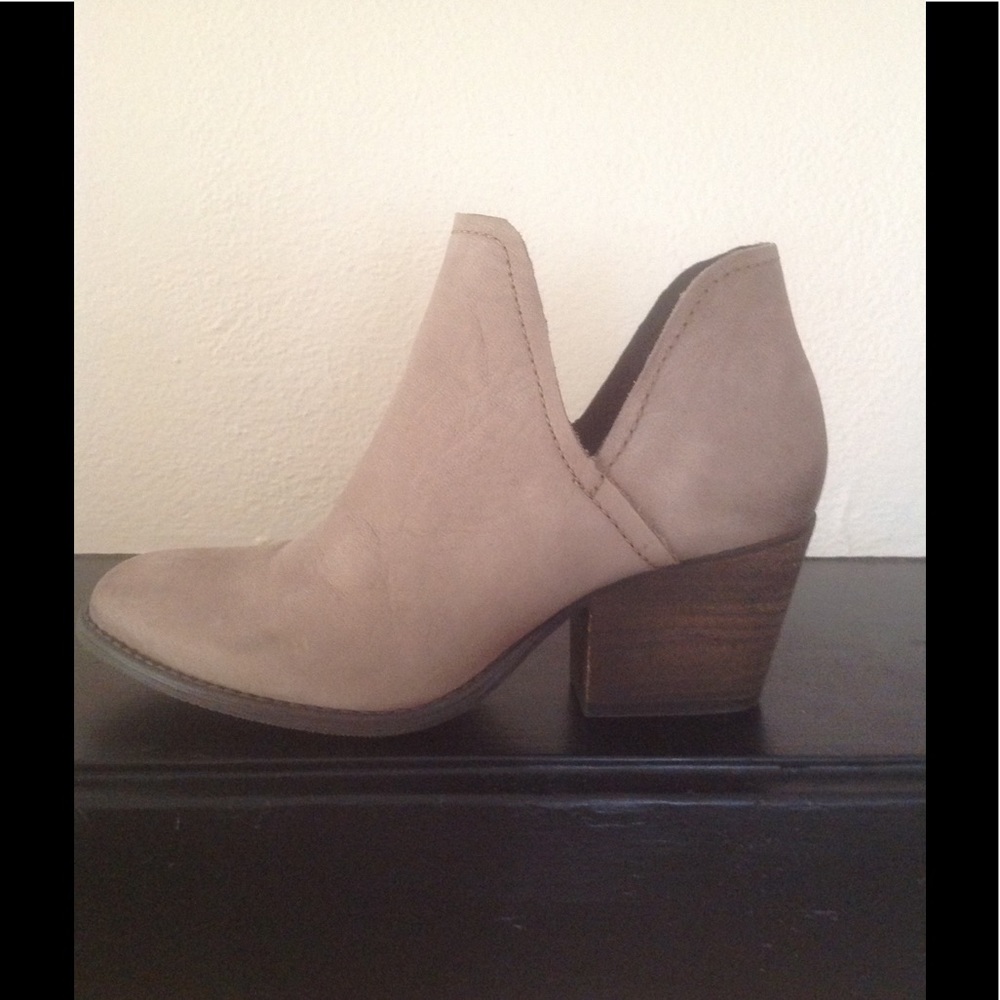 Steve Madden bootie