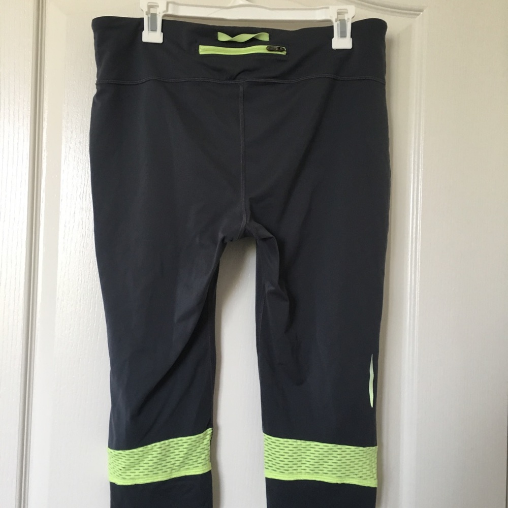 Under Armour Grey Workout Capris