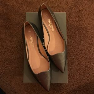 Palter DeLiso Gray Patent Leather Flats