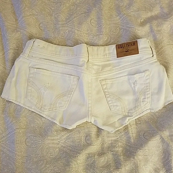 SOLD White jean shorts - Picture 2 of 3