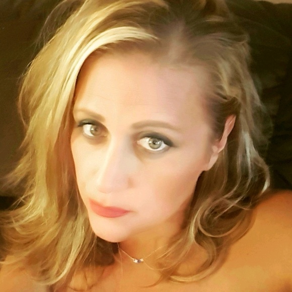 Meet your Posher, Christina - Picture 3 of 4