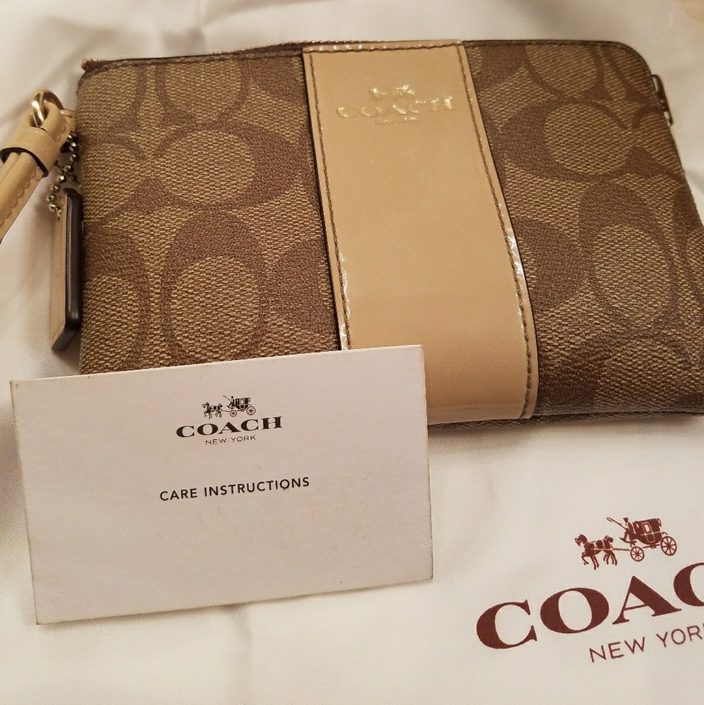 *sold*Coach wallet/ wristlet