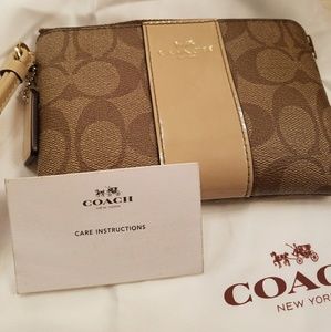 *sold*Coach wallet/ wristlet