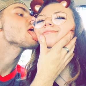 Meet your Posher, Halle