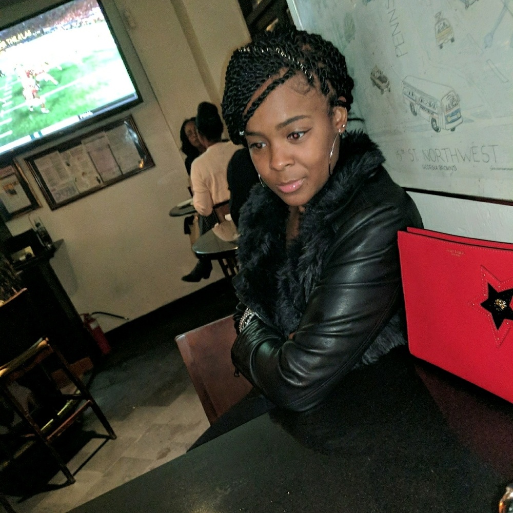 Meet your Posher, Gina