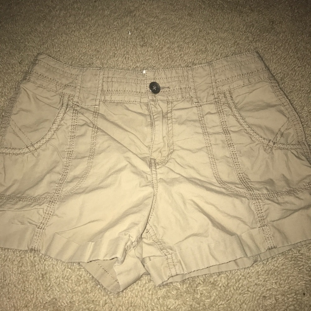 SONOMA women's cargo tan shorts