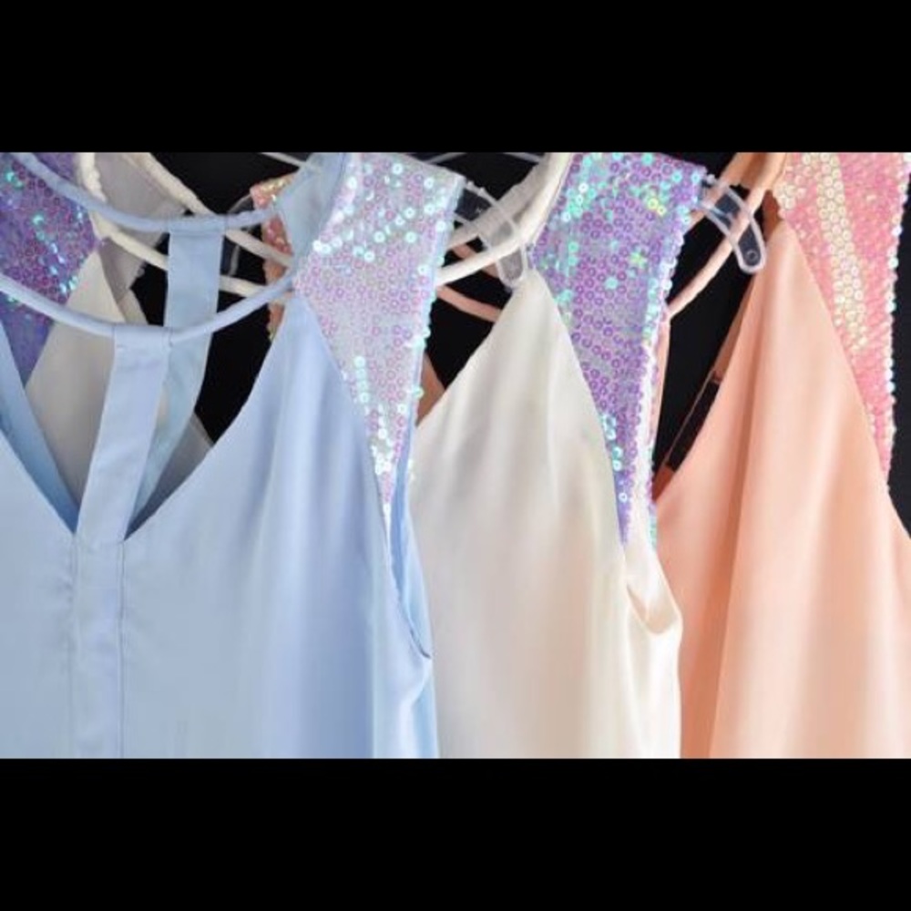 🎉BELOW WHOLESALE🎉 NEW BLUE Sequin Shoulder Top