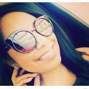 Meet your Posher, Cyndi