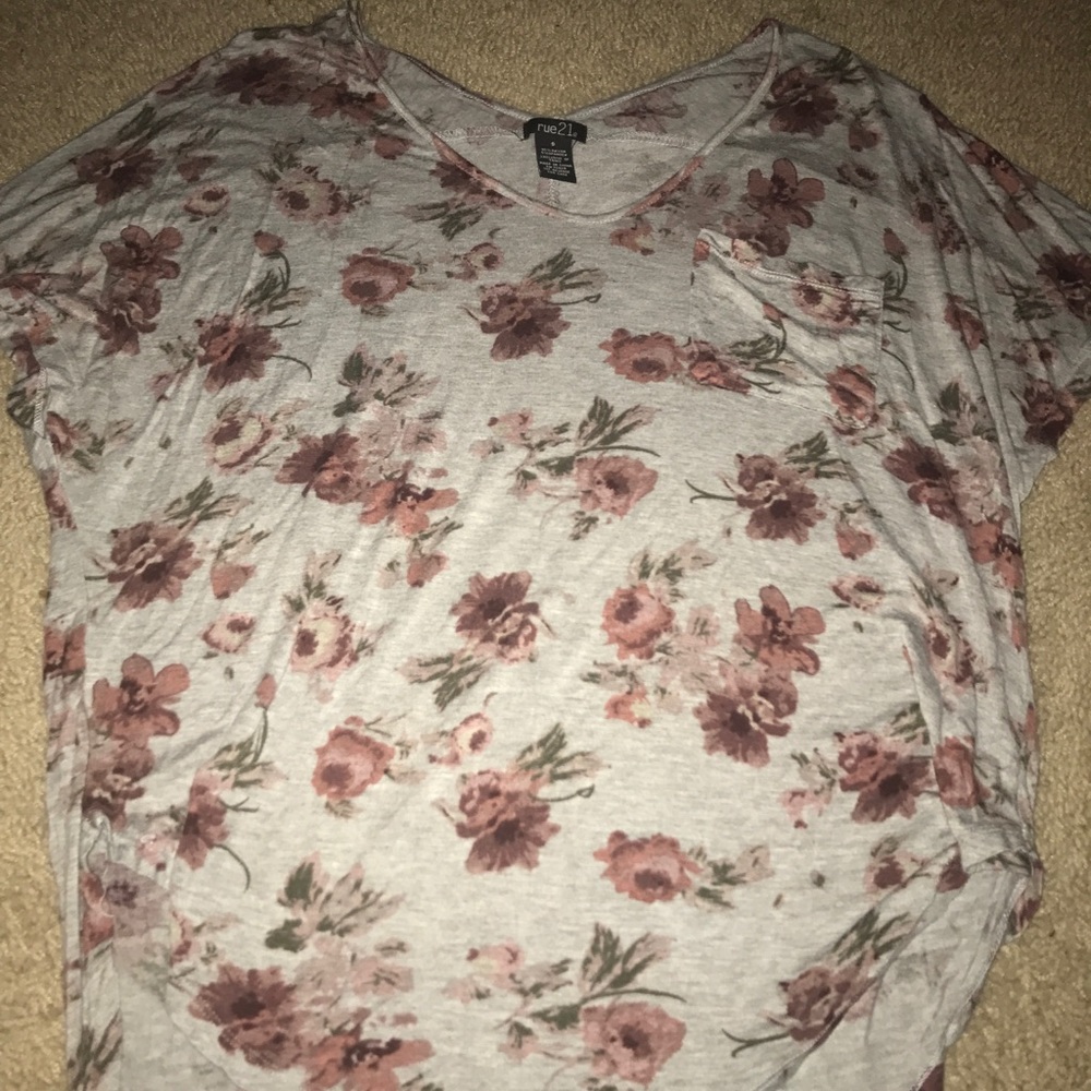 RUE 21 women's floral grey top