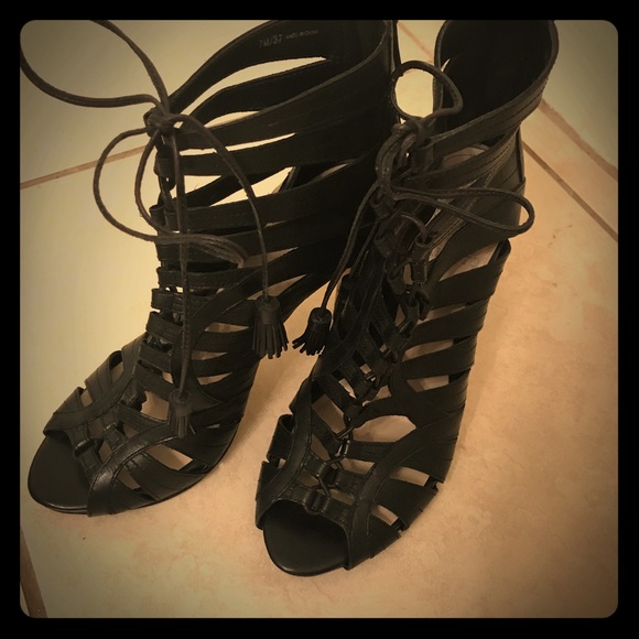 Vince Camuto Shoes - Vince Camuto black lace up heels
