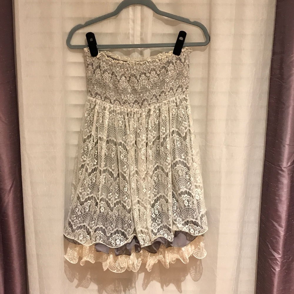 Pretty Lace Strapless Ruffle Dress - Picture 2 of 5