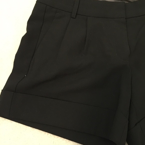 Express Shorts like new - Picture 2 of 4