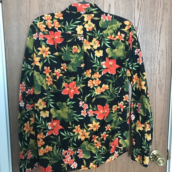 American Eagle Outfitters Other - American Eagle Floral Print Button Down Shirt