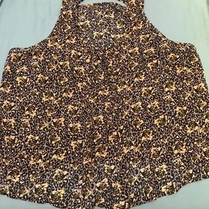 Black tank with yellow roses