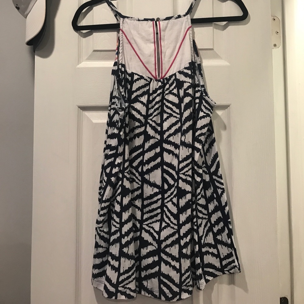 Top - Picture 2 of 2