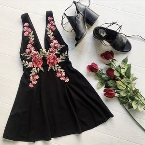 Hello Molly Fashion Floral Appliqué Dress