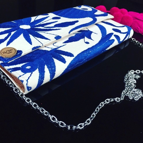 Hand-woven clutch