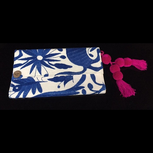 Hand-woven clutch