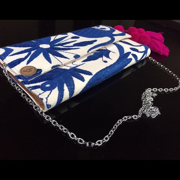 Hand-woven clutch