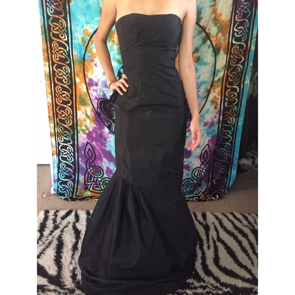 Black strapless sleeveless prom dress