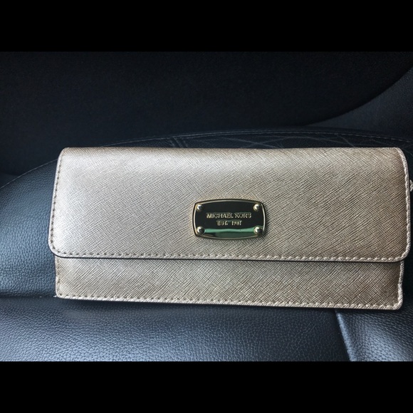 Michael Kors Wallet - Picture 1 of 4