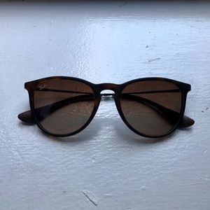 Tortoise Brown Ray-Ban Erika Classic Sunglasses!