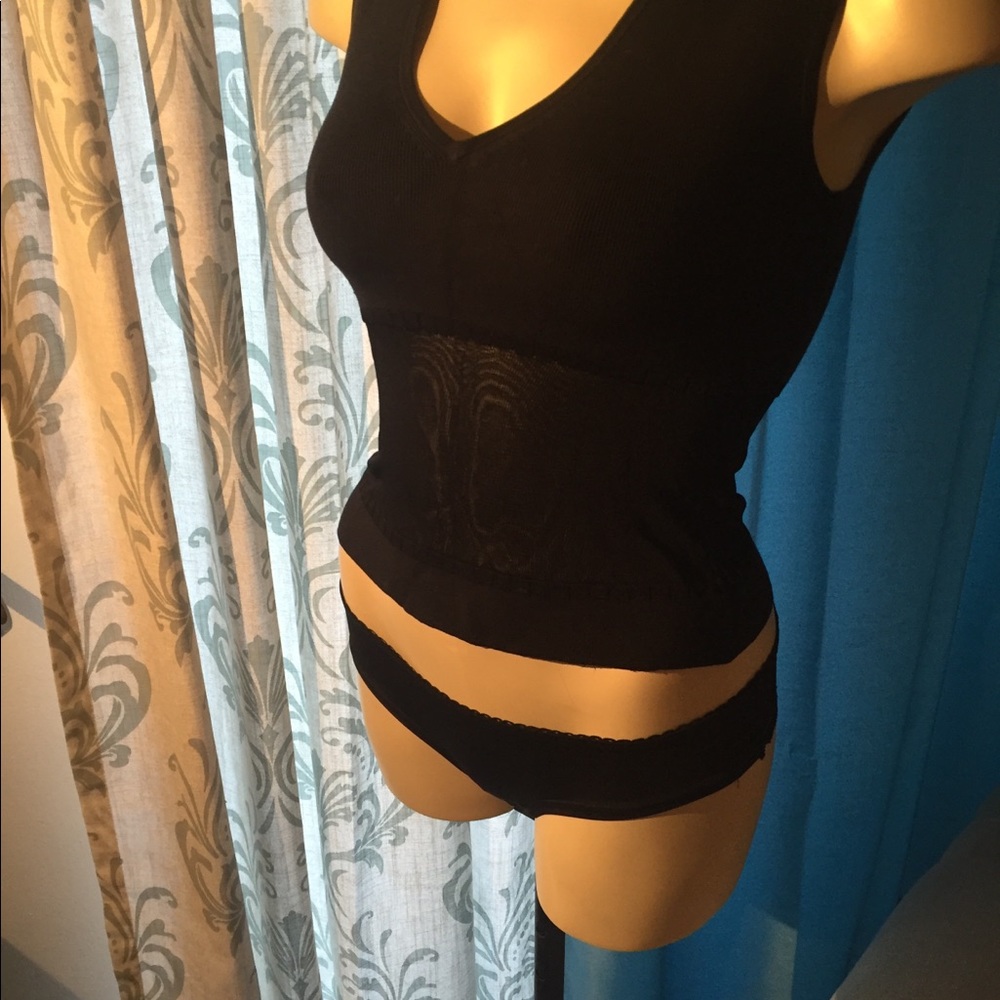 Bebe Blk sexy sheer top w/mesh panel Sz S