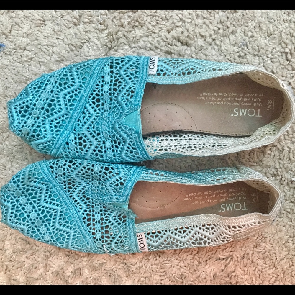 Ombre blue toms