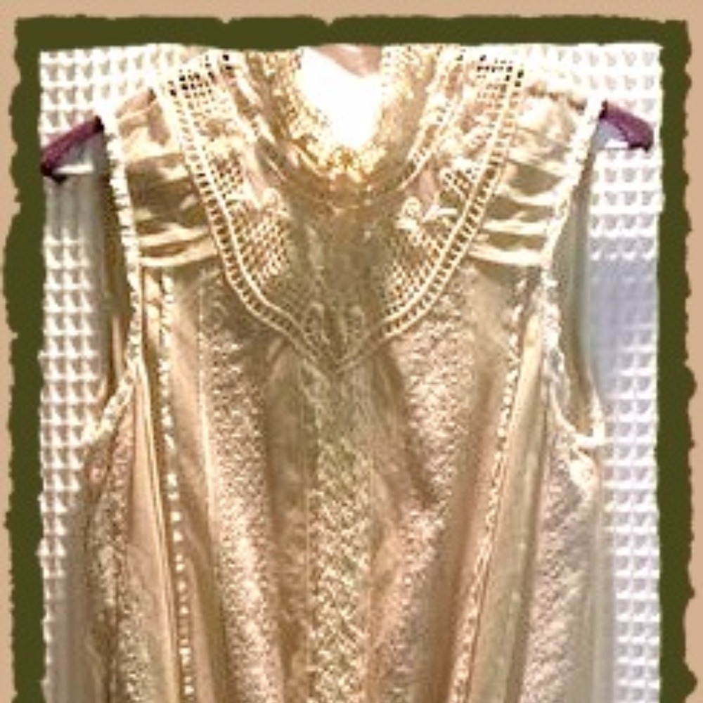 Stunning vintage blouse in perfect condition!