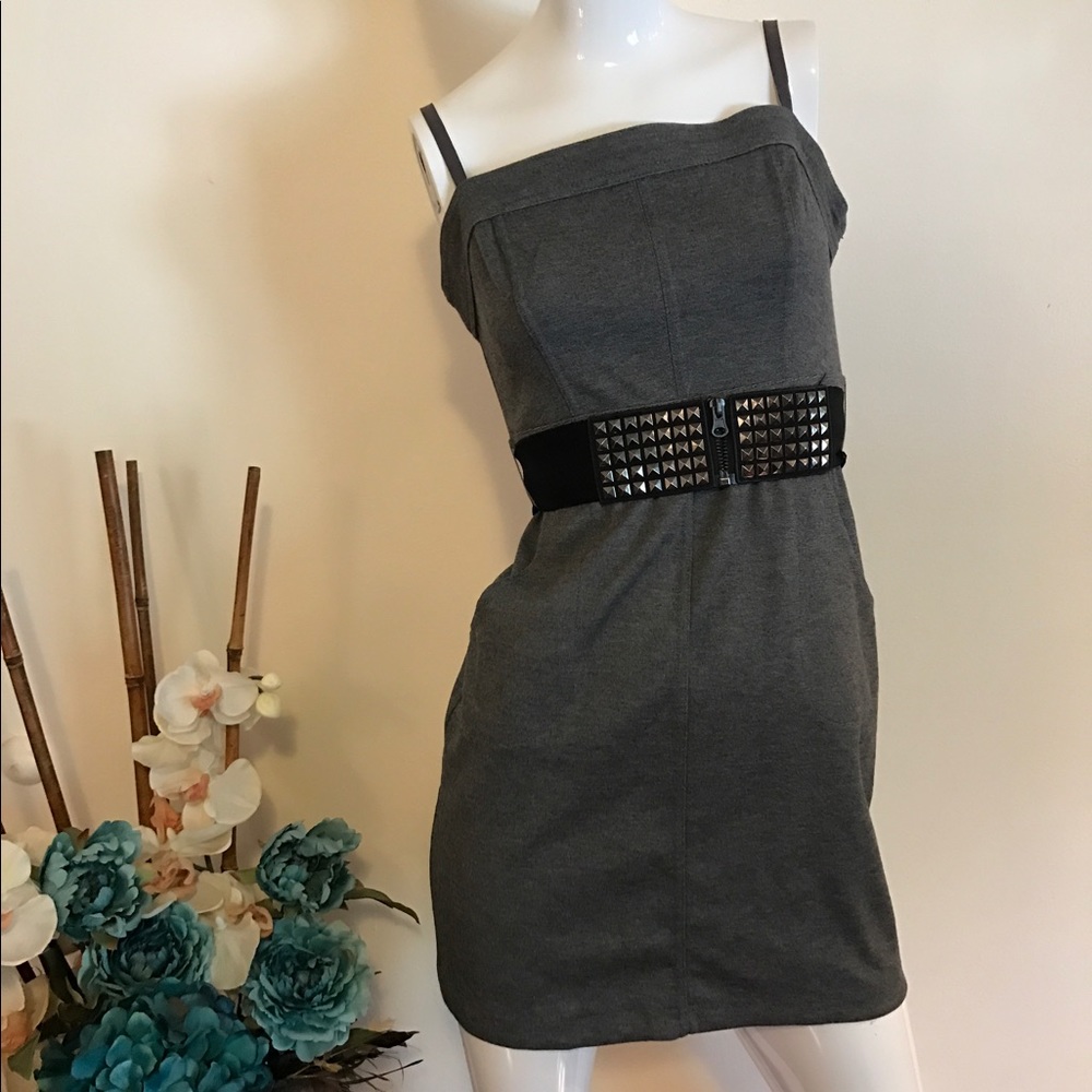 🎉🎉 flash sale! stretchy dress with belt by guess