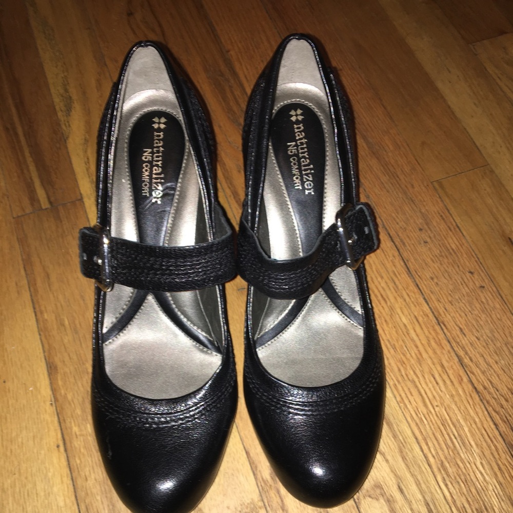 Naturalizer Mary Jane pump