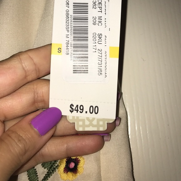 NEW!! Gorgeous linen cactus 🌵fun shorts! 🥑💕 - Picture 2 of 8