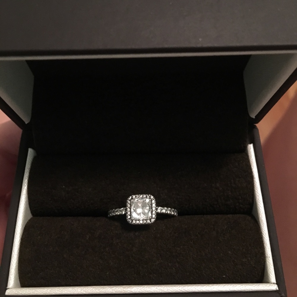 Pandora Ring