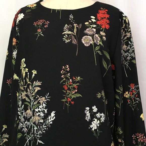 Philosophy Dresses & Skirts - SOLDPhilosophy Black Floral Ruffle Hem Shift Dress