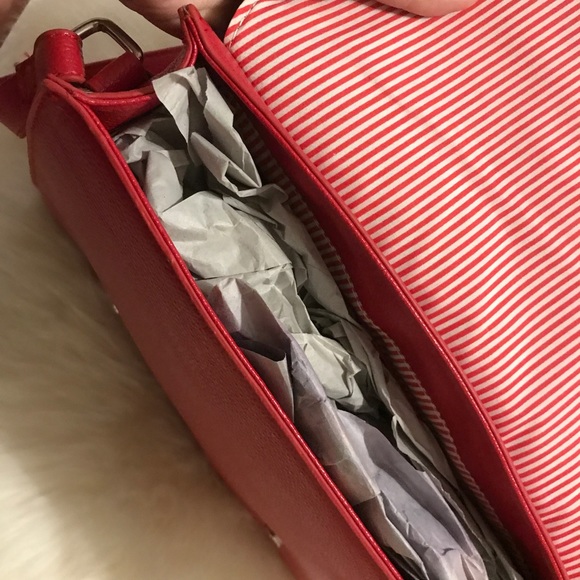 [BUNDLE UP🎉🎉] Cute date bag!! - Picture 3 of 5