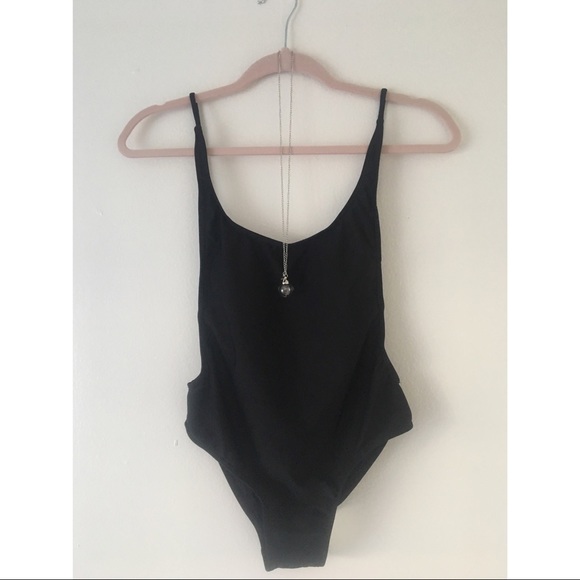 Black One-piece - Picture 5 of 7