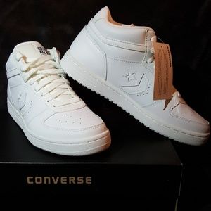 Men's athletic shoes