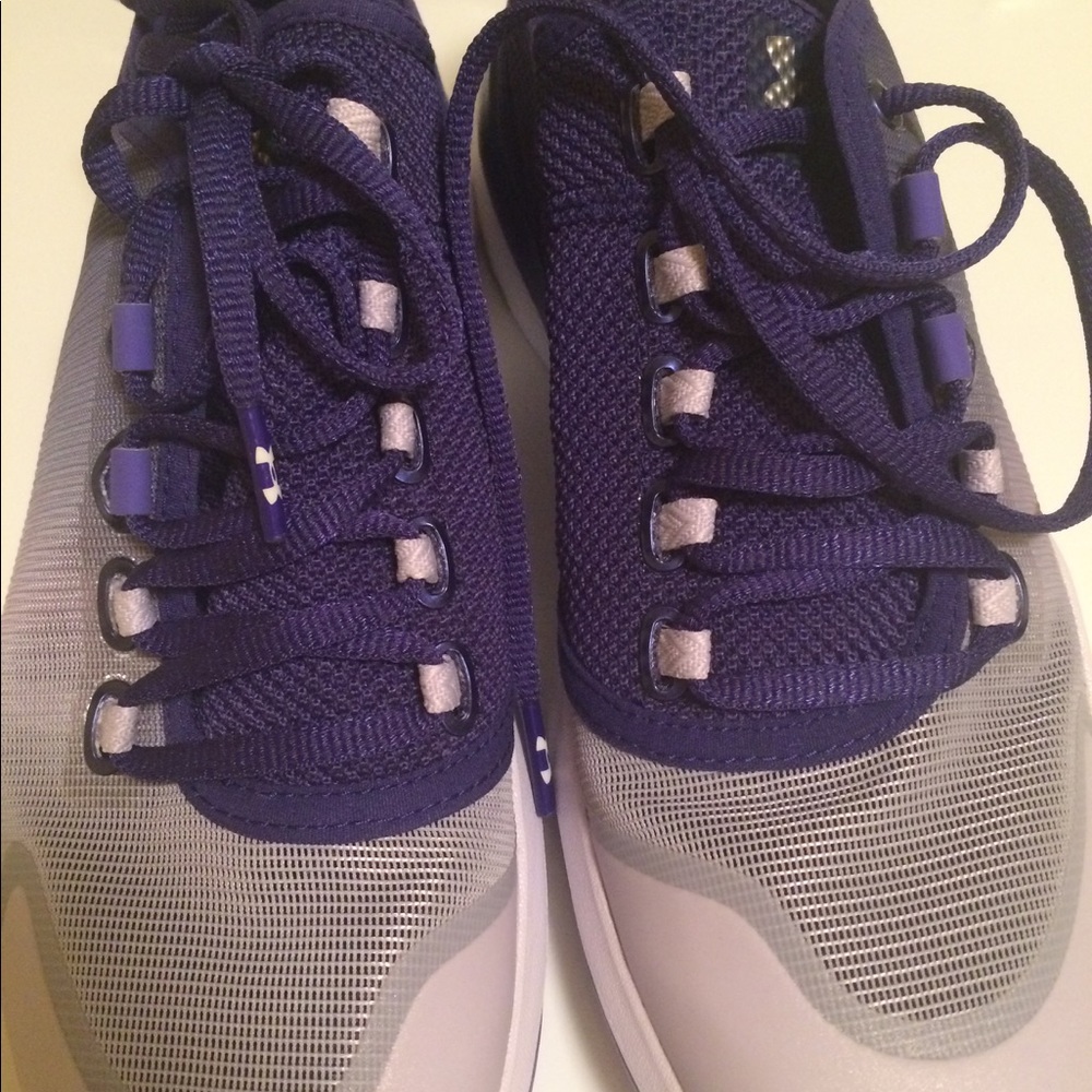 Under Armour tennis shoes size 7