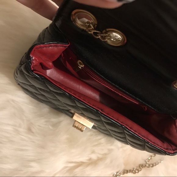 [BUNDLE UP🎉🎉] Gold Chain Black Mini Bag - Picture 2 of 4