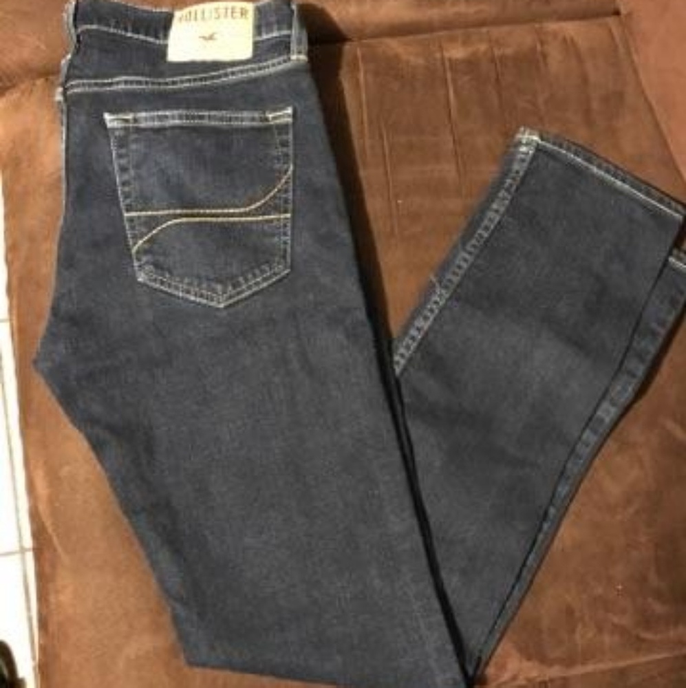 HOLLISTER Dark wash skinny jeans