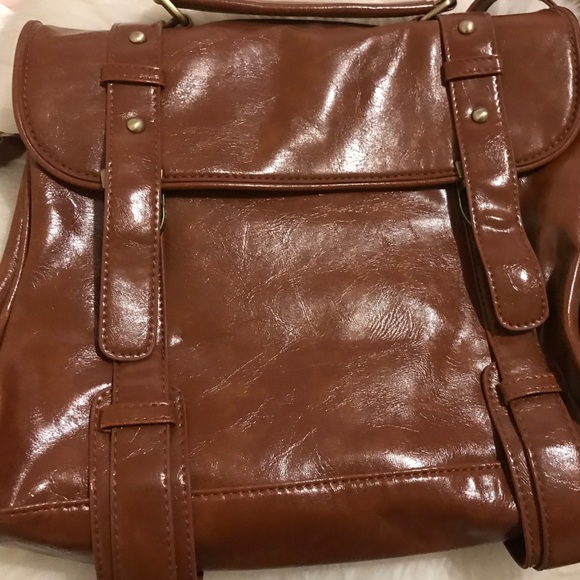 [BUNDLE UP🎉🎉] Glossy Brown Messenger Bag - Picture 2 of 8