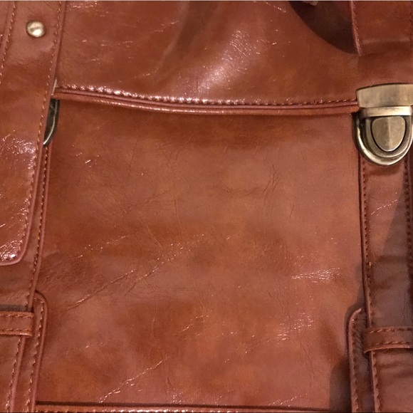 [BUNDLE UP🎉🎉] Glossy Brown Messenger Bag - Picture 4 of 8